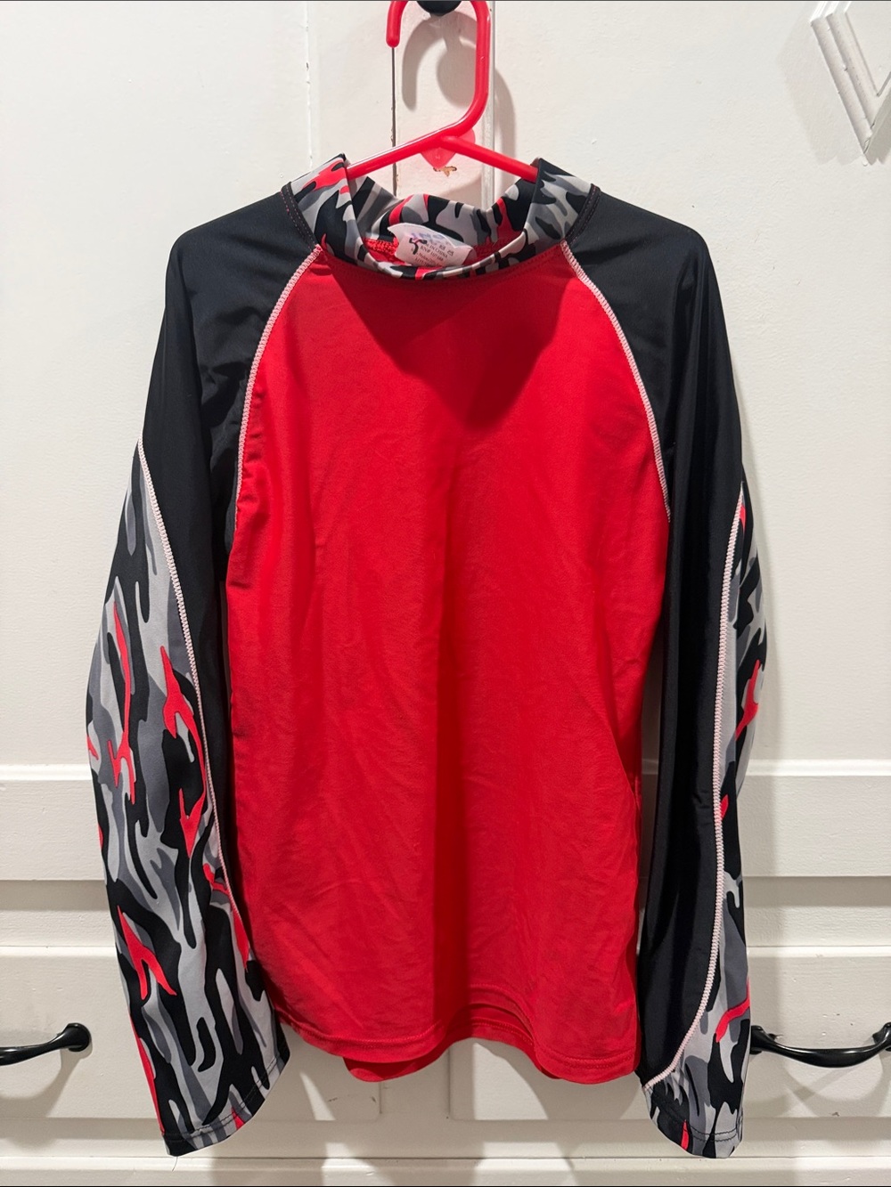 Boys 11-12 Red & Black Long-Sleeve Swim Shirt